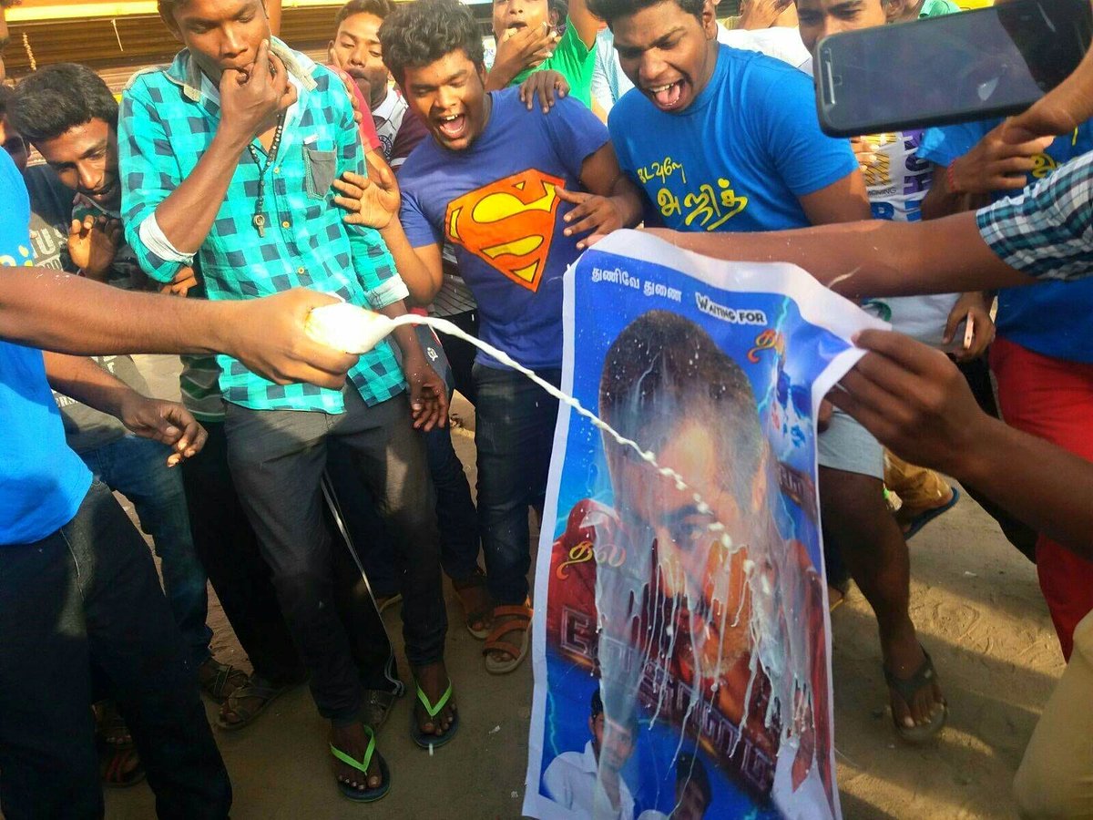 TCAFMDU's tweet photo. மாலை வணக்கம் #தல சொந்தங்களே❤ 

#Valimai #ThalaAjith https://t.co/9yNlJ7q1Gz