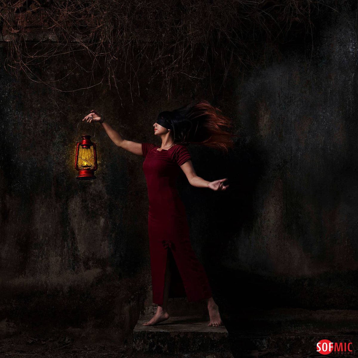 sofmicstudios's tweet photo. Fine Art Fashion series

She is blindfolded in her whimsical world,
Filled with her own love, joy and care that whirled in her mind; She fell in love with the limitless Eigengrau,
To imprison her mind of fantasy, beauty and awe.
#WorldPopulationDay2020 #populationday https://t.co/TPbSq2mJtK