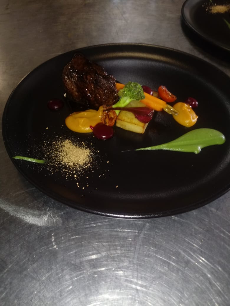 tastelize's tweet photo. Let us brighten any event you have in mind @tastelize we offer affordable royal fine dining service anywhere in Gauteng our Chefs are ready to give you a perfect #TastelizeMoment hit us up we'll come right to ur doorstep to delight U #DJSBU #sabcnews phori #SAMA26MustFall @djsbu https://t.co/dmDmEwpWJI