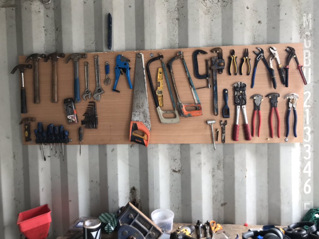 Lizhaines6's tweet photo. Wonder how long they will all stay there?! #organisation #tidyfarm #saturdaysortout https://t.co/4583JAfPJ0