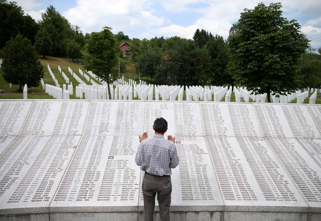 1995, il genocidio di Srebrenica m.facebook.com/story.php?stor…