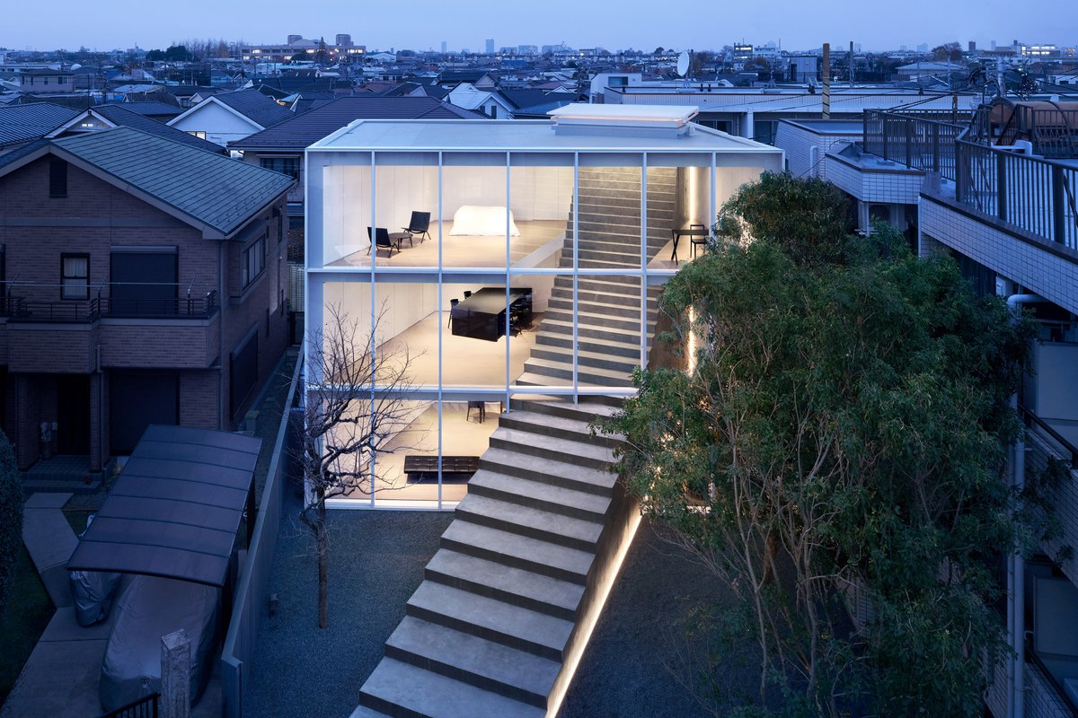 dezeen's tweet image. A huge faux staircase interrupts the floor plan of this house in Tokyo: at.dezeen.com/2whr5Jk