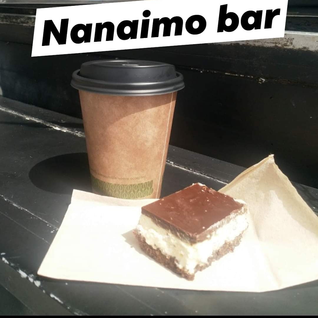 Out for a dander by the big fish? We have coffee in the pot or tea and a lovely Canadian traybake. Coconut cookie base, custard cream filling with chocolate ganache on top...the #Nanaimobar. Open until 8 and available on Just eat.