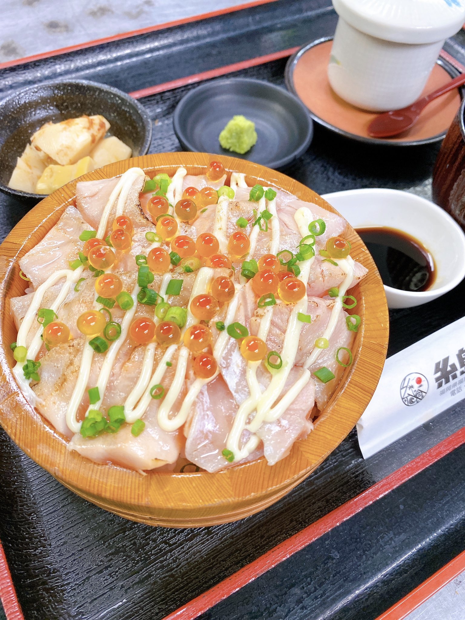 糸島食堂 新メニュー 炙りサーモン丼 糸島 福岡観光 糸島食堂 カフェ 糸島グルメ 海鮮丼 マグロ 鮪 福岡 ステーキ キャプテンステーキ 海鮮丼ランチ 福岡グルメ 福岡ランチ 糸島ランチ 食テロ テラス席 アボカド 炙りサーモン