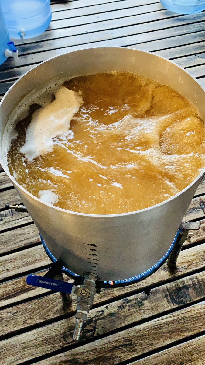 PachaBeer's tweet image. Hazy IPA (B/A BSG 2020, GI-E), D.O.: 1063, SRM: 8, amargor medio con 5gr/lt de lúpulo Amarillo 🇺🇸, todo en whirlpool. A fermentar...