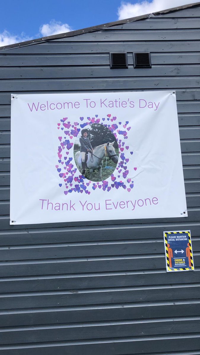 The club looks superb ahead of today’s Katie Flowers tribute day. Great set up completed by Waggy and his team.