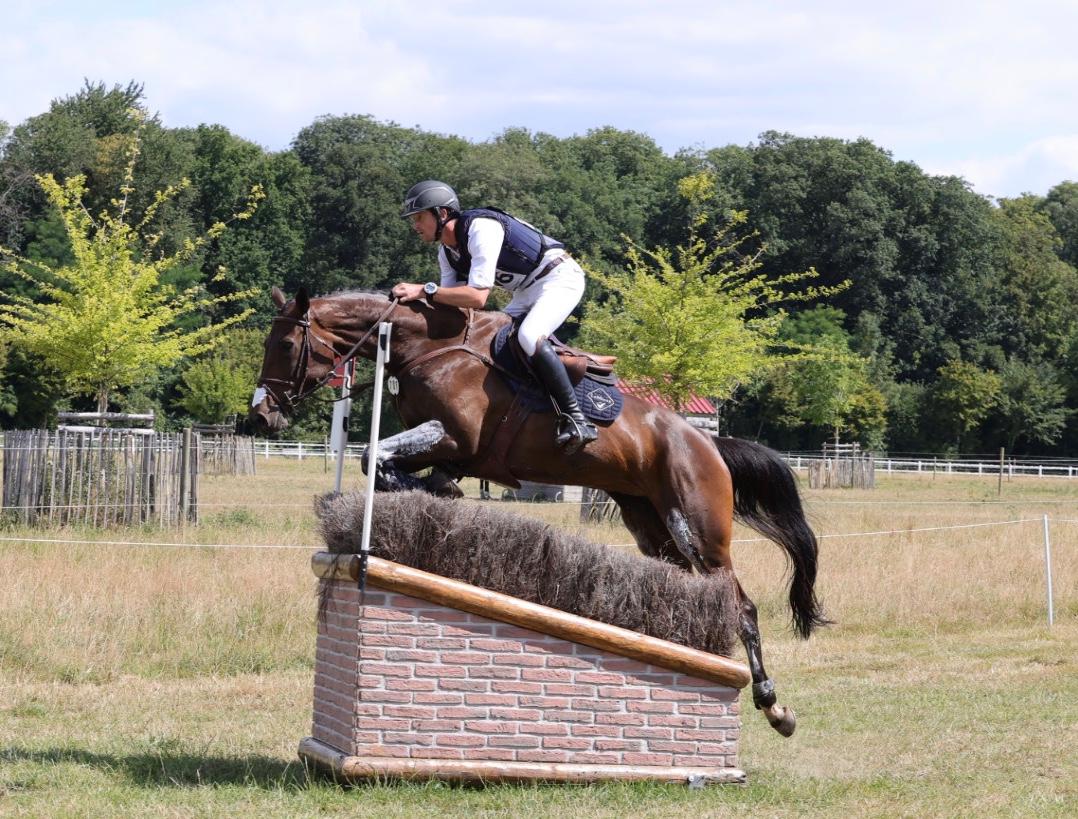 Bonne rentrée pr les Bleus du concours complet dans le CCI 4*S du <a href="/Haras_de_Jardy/">JARDY Officiel</a> !👏
🔝Belle victoire pr Thomas Carlile &amp; Birmane 🇫🇷🏆
Arnaud Boiteau &amp; Quoriano*IFCE sont 2e, Mathieu Lemoine prend la 3e place avec Tzinga d'Auzay ! 
➡️Tout savoir : urlr.me/h4nm5
#Sport