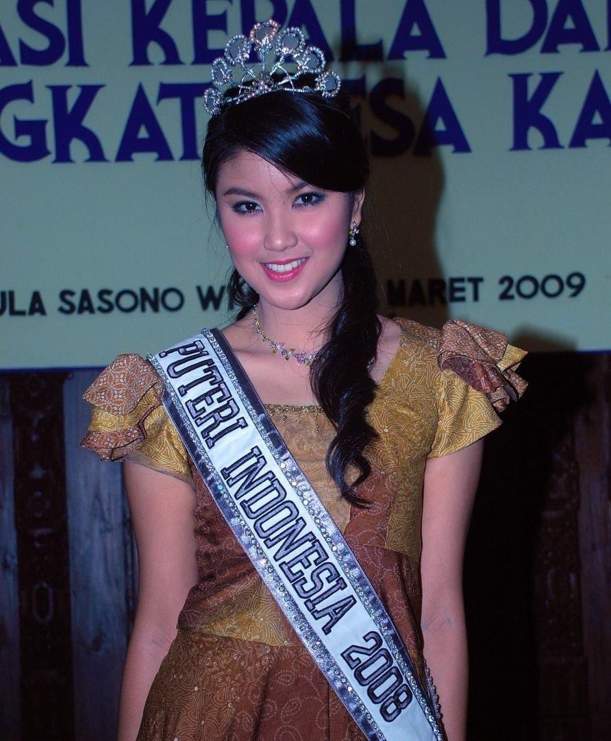Mari ngebut kembali DKI Jakarta 6 karena Zivanna Letisha Siregar menyabet gelar Puteri Indonesia 2008. Gila ini sih perang bintang banget, background pendidikan finalis tahun ini gak maen2 woy