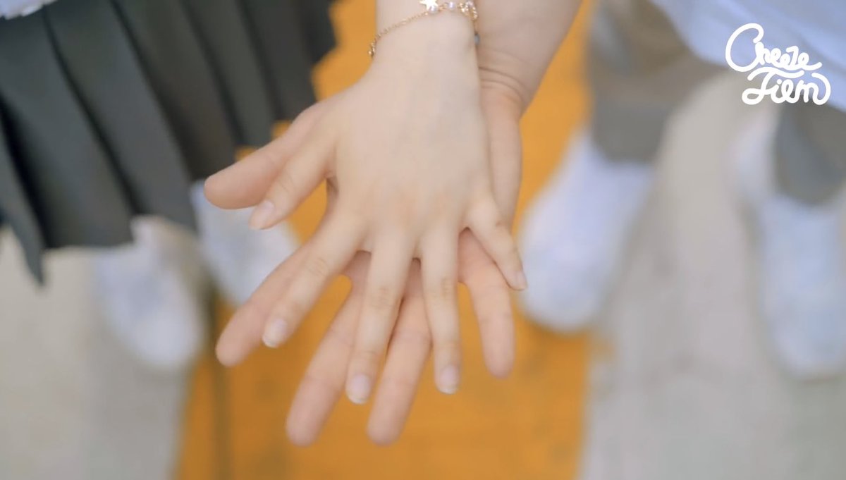 ชั้นแพ้อะไรแบบนี้ เป็นเว็บซีรี่ย์เกาหลีที่ผู้ชายสูง 187cm ผู้หญิงสูง 155cm แล้วบับมันน่ารักมุมิไปหมด นั่งแล้วสูงเท่ากันงี้ โมเม้นเทียบมืองี้ อยากเป็นตะเล้กบ้างงง🥺💓