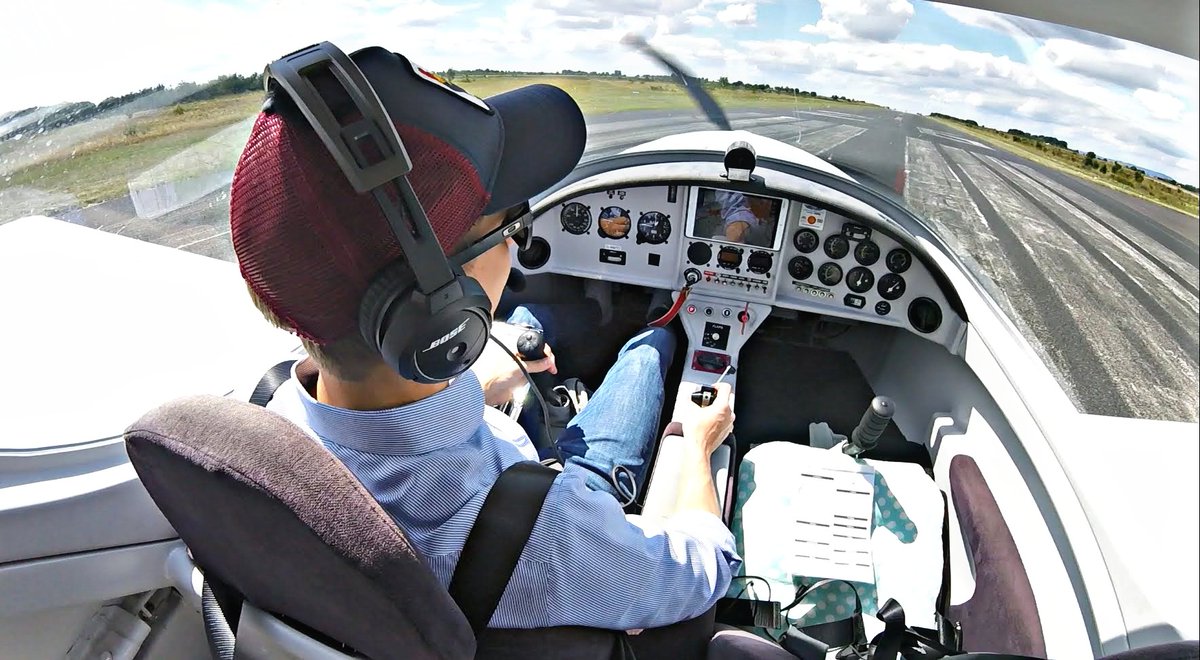 AirDross's tweet photo. D-MMTD rollt auf und startet Piste 26 🛩️
#runway #rwy #airport #edfz #flugplatz #aviation #rollhalt #aviationdaily #aviationphotography #aviationporn #boseaviation #drossair #pilot #piloteyes #pilotlife #ultraleicht #ultralight #mainz  #aircraft #aircraftphotography #airplane https://t.co/MOzTdeEeSw
