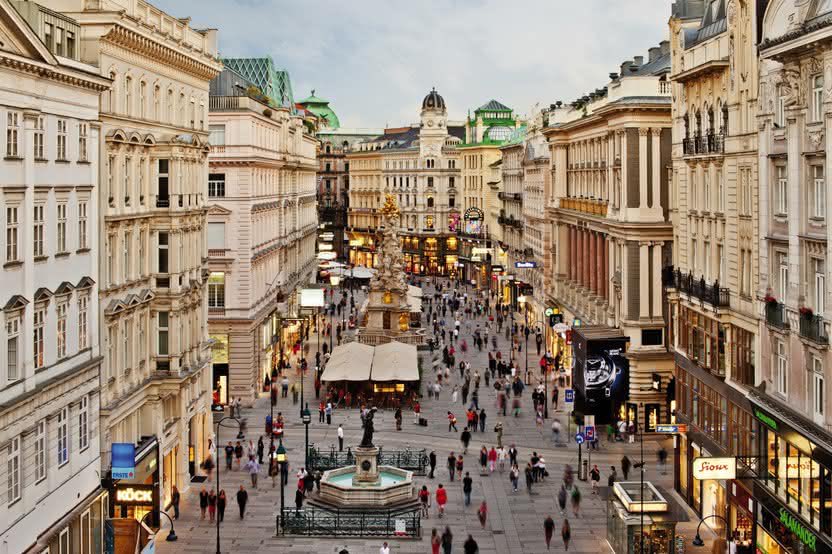 These places sure ain’t tropical paradises. But Copenhagen and Zurich make a lot of room for biking and transit.And tourists from around the world travel to Dublin and Vienna, just to see these amazing places and soak in the history and the city life. (13/x)