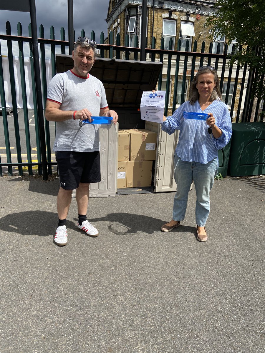 Isabelle Ercan (@isaercan04) on Twitter photo Massive thanks to <a href="/IanByrneMP/">lan Byrne MP</a> for delivering free visors to our <a href="/school21_uk/">School 21</a> to protect staff moving between bubbles in September. Our warmest thanks to <a href="/IFoodbanks/">Irons Supporting Foodbanks</a> for producing and donating them and to <a href="/SamTarry/">Sam Tarry</a> for linking us up!Solidarity in challenging times! <a href="/WomenEd/">WomenEd 10%Braver #DisruptiveWomen</a> Massive thanks to <a href="/IanByrneMP/">lan Byrne MP</a> for delivering free visors to our <a href="/school21_uk/">School 21</a> to protect staff moving between bubbles in September. Our warmest thanks to <a href="/IFoodbanks/">Irons Supporting Foodbanks</a> for producing and donating them and to <a href="/SamTarry/">Sam Tarry</a> for linking us up!Solidarity in challenging times! <a href="/WomenEd/">WomenEd 10%Braver #DisruptiveWomen</a>