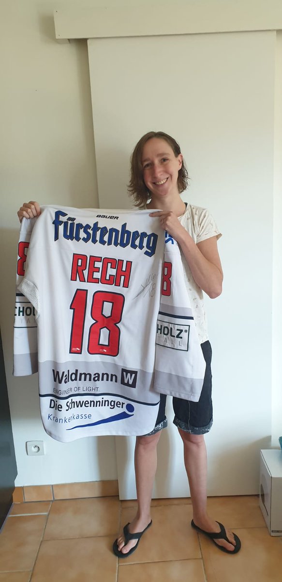 La situation sanitaire a compliqué les choses, mais le premier cadeau est arrivé à destination ! 

Merci à <a href="/AnthonyRech/">RECH Anthony</a> pour le maillot, et à tous les participants pour avoir aidé l'<a href="/AssoSPARADRAP/">Asso SPARADRAP</a> en cette 1ere édition de l'opération 

PS: offrir les cadeaux, on aime VRAIMENT ça!