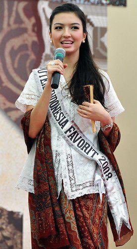 RU1 nya Ayu Diandra Sari perwakilan Bali, mewakili Indonesia di Miss International 2009 dan Anggi Mahesti dari D.I. Yogyakarta sebagai RU2. Fakta menarik yang mungkin kalian baru tau, Raline Shah juga alumni PI 2008, memenangkan gelar Puteri Indonesia Favorite. Cantiknya hqq