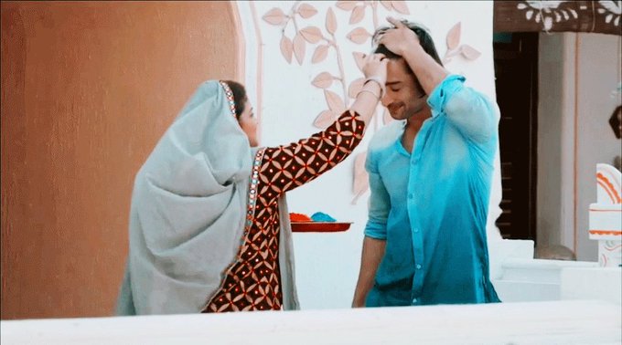 *`Abir X Parul Maasi`*Maasi is Abir's Pakki Saheli.. Abir Respects & Love Maasi a lot.. Treats her as his Mother & Takes Stand For Her in Every Situation.. He allows her into his Personal Space.. & Maasi Cares for Abir like her own son.   #ShaheerTheAbirReturns  #ShaheerSheikh