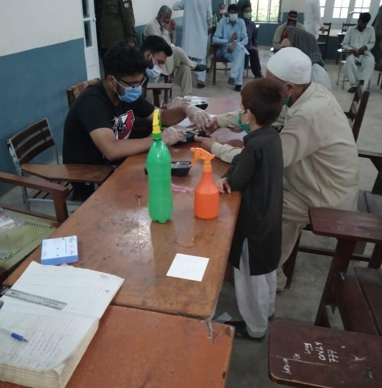 RwpVForce's tweet photo. Fahad Saeed Janjua UC 48 (Gujar Khan) Rep of Rawalpindi V-Force attended Tiger Forces Coronavirus Centre to assist in coronavirus duties.

#rwpVforce #vForceUpdate #DCRawalpindi #COVID__19 https://t.co/iFxpmh3NQS