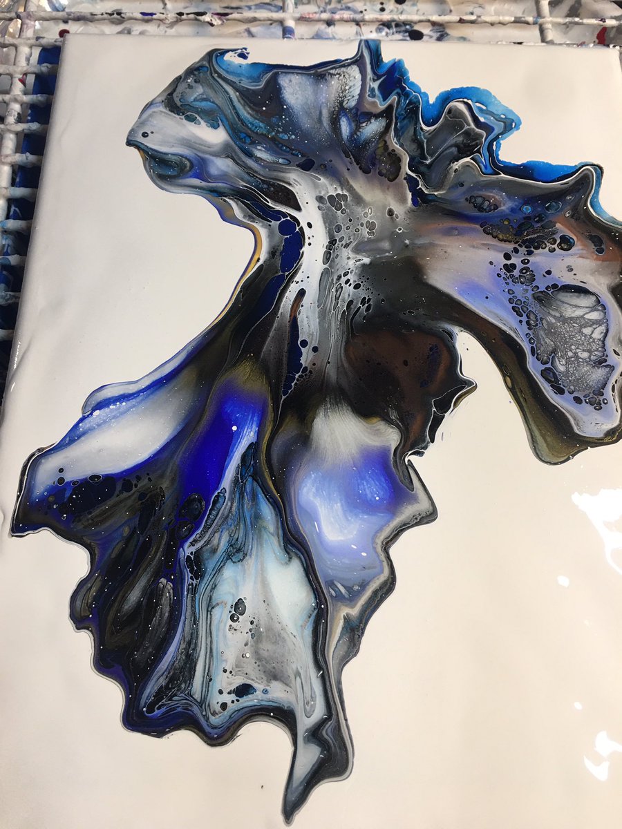 pourraine's tweet photo. This has such cool detail. #abstract #fluidart #dutchpour #etsyseller https://t.co/IxDtVxqZun