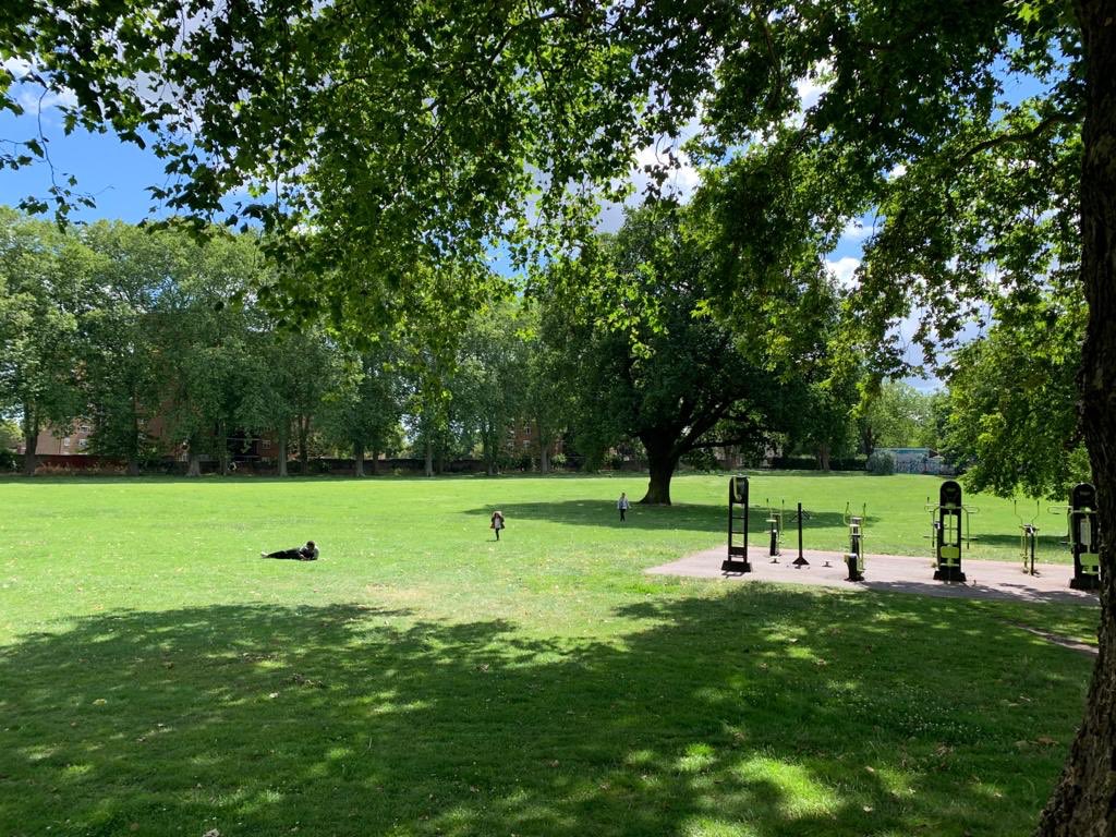 NormaSE26's tweet photo. A massive thank you to everybody who gave up their time for the Community Home Park Litter Pick this morning- the park was looking positively sparkling after all your hard work #lewisham #se26 #homeparklitterpick https://t.co/Ml3wcOM0gn