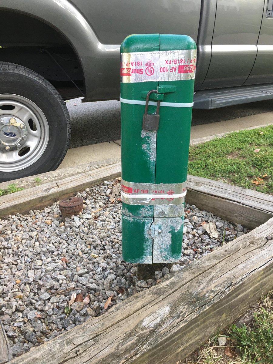 NotSlum's tweet photo. @VillagesBelvoir Have you all flipped a coin to see who fixes this beauty for real? Or is it still a game of #notit? Is this a #goodnewsstory, or is it #notthatbroken ? https://t.co/EPJovjhUyG