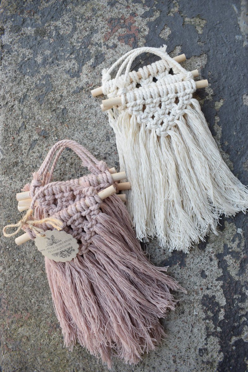 sointudesign's tweet photo. Little knotty ones, in the shop ♡ #etsyshop #macrame #minimacrame #miniature #gifts #giftshop https://t.co/bze45z7pTG