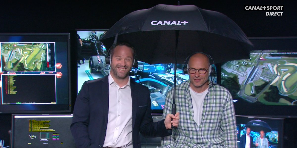 Julien_FEBREAU's tweet photo. Hey @F1 ??
Nous, on est prêt !! ☂️🌧️

#RDVau1erVirage #SwimmingPool #SingingInTheRain #UnderMyUmbrella https://t.co/k8Mj4r742p