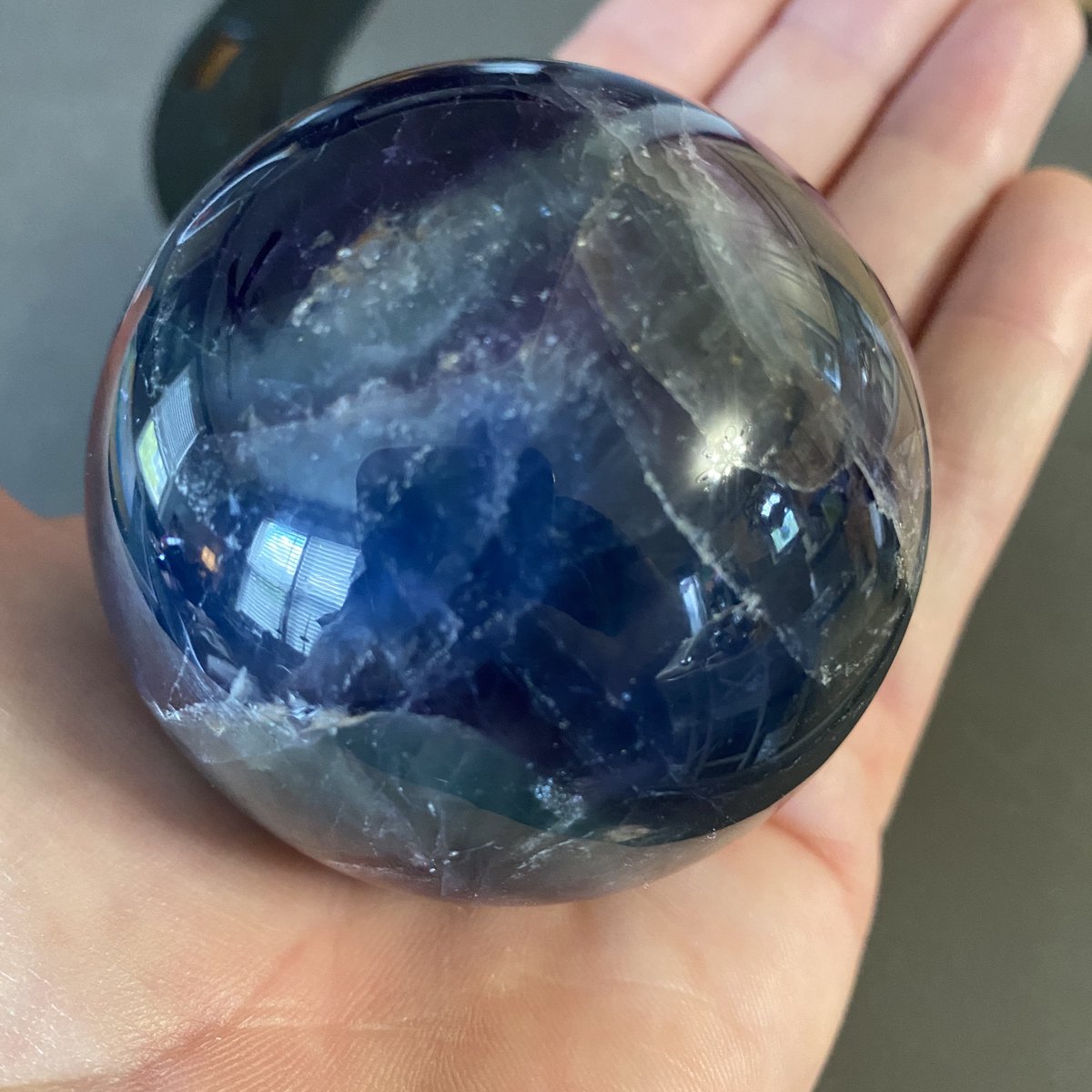 AzoniaShop's tweet image. Check out this Blue Flourite Sphere, amazing the color and flash this crystal has. 😃😍😃

#azonia #azoniashop #crystals #minerals #shoplocal #sphere #flourtie #rocks #reiki #tarot