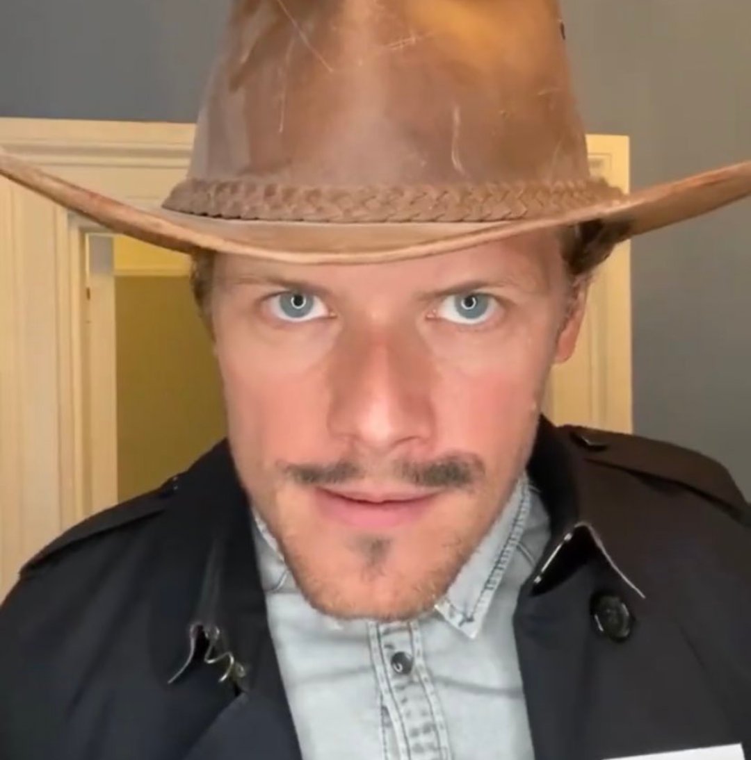 Patty41192219's tweet photo. @SamHeughan Hmmm. #starforce2 https://t.co/sUyWYPV9na