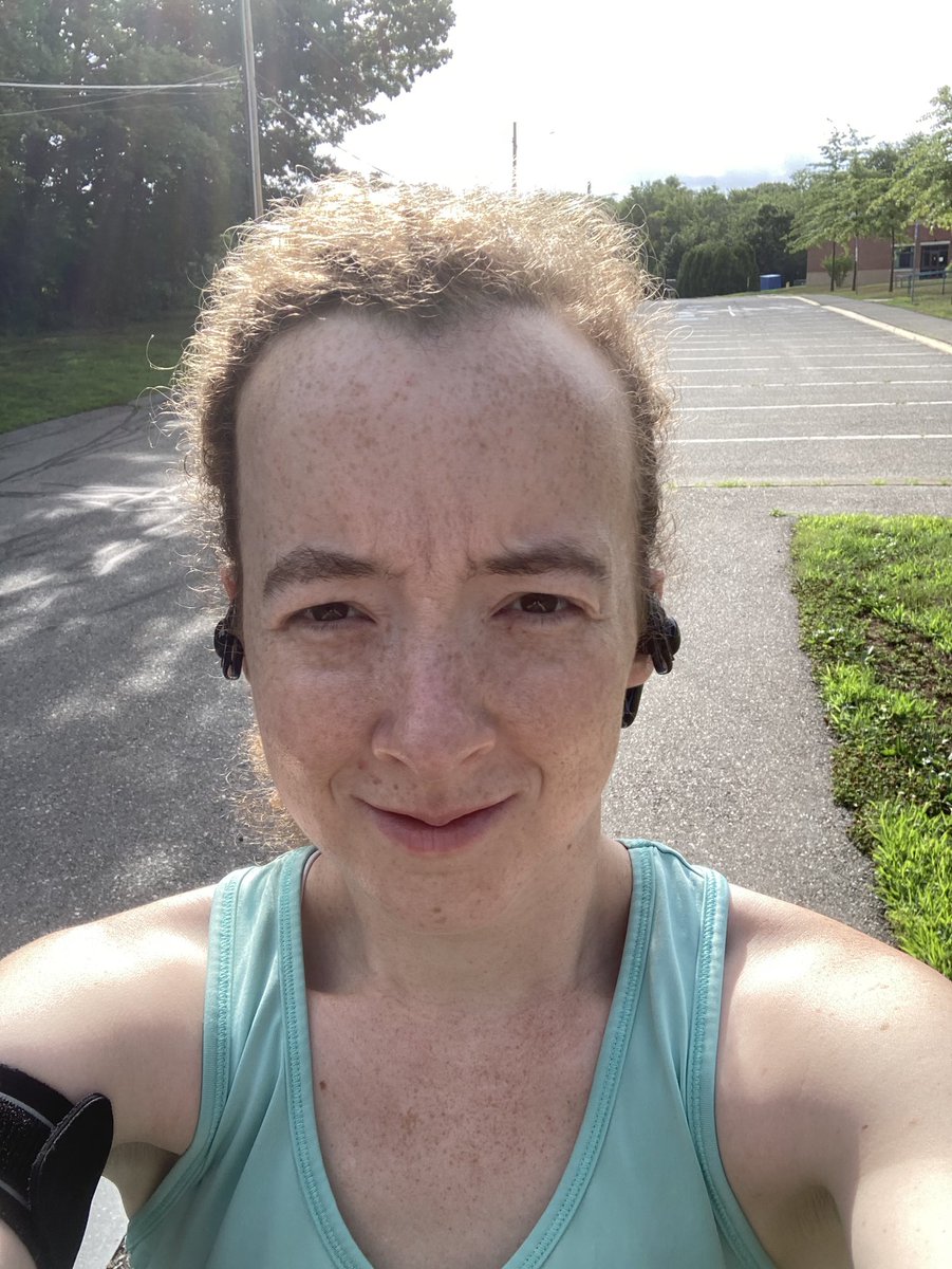 k128iMedia's tweet photo. 4.2 mile run & yoga this morning. Never stop growing! #K128 #adaptiveathlete #adaptiveartist #FitnessMotivation #EssentialTremor #run #fitness #fitwomen #Warrior #yoga #growing https://t.co/4meDXxBh3T