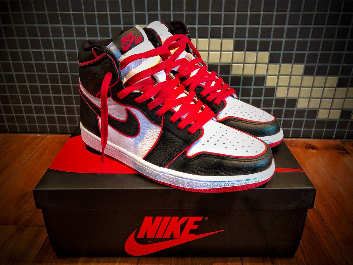xcje2n7x5c's tweet photo. バースデープレゼント🎁届きました✨
いいね👍いいねェ〜👍
#AJ1bloodline
#AirJordan1
#RETROHIGHOG https://t.co/d16o3vbVa7