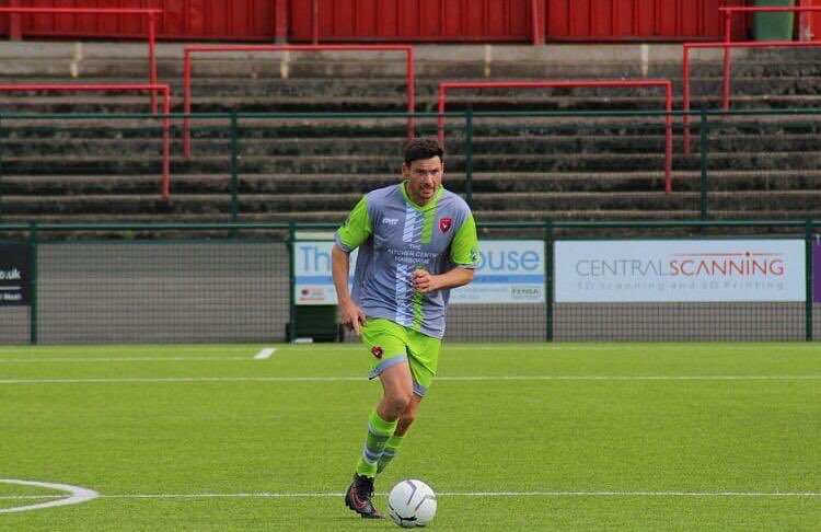 7th player to commit is Michael Butterly.

Lovely guy to have around the team, can always count on him when needed. Usual position of centre mid but has been moved to centre back &amp; put in some fantastic performances at the back with captain Greer.

Glad to have him commit.

#UTR