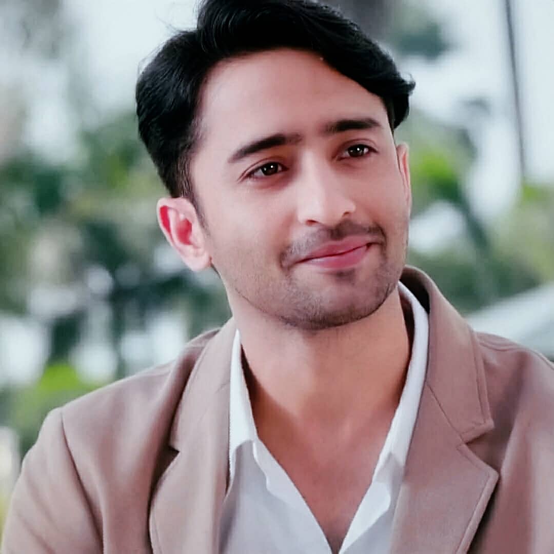 J - JudiciousBeing fair to all, during all times, with sense is not easy at all. Abir strives to be judicious as much as possible. Knowing all his family members, he always tries to strike a balance among all, maintaining fairness  #ShaheerTheAbirReturnsPC owner