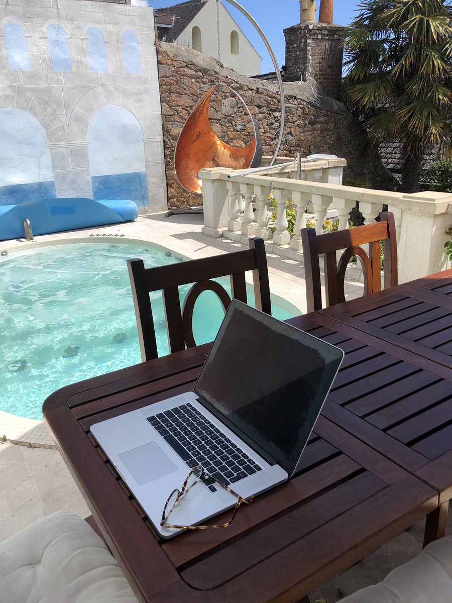 RocqueJon's tweet photo. Another day another #OutdoorOffice #ItsAllWork https://t.co/av3WLkJha2