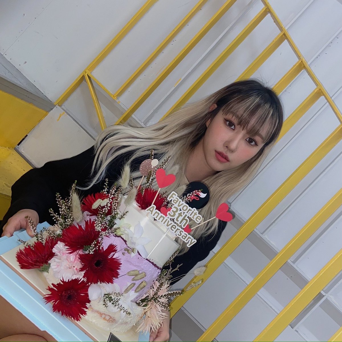 favorite_twt's tweet photo. [#가을]오늘 우리와 함께해준 디어
너무 고맙고 사랑해요
항상 페릿 옆에 있어줘요
우리도 디어 옆에 항상 있을게요
정말 감사하고 사랑합니다♥️
(조그마한 실수도 기여운 우리 디어🤣)
#페이버릿 #3주년 #디어 #케익 #행복해 #사랑해 https://t.co/F68WaAU9jB