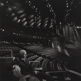 ToniArte2's tweet photo. •
#LaurenceOlivier
•
1. #ArnoldNewman
2. #LordSnowdon
3. #GeorgeHurrell
4. #AngusMcBean
• https://t.co/rm5ImvDS3l