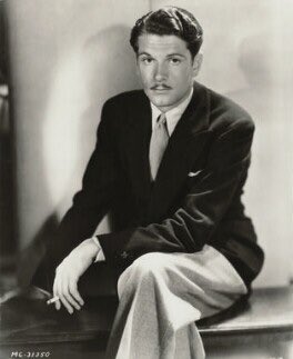ToniArte2's tweet photo. •
#LaurenceOlivier
•
1. #ArnoldNewman
2. #LordSnowdon
3. #GeorgeHurrell
4. #AngusMcBean
• https://t.co/rm5ImvDS3l