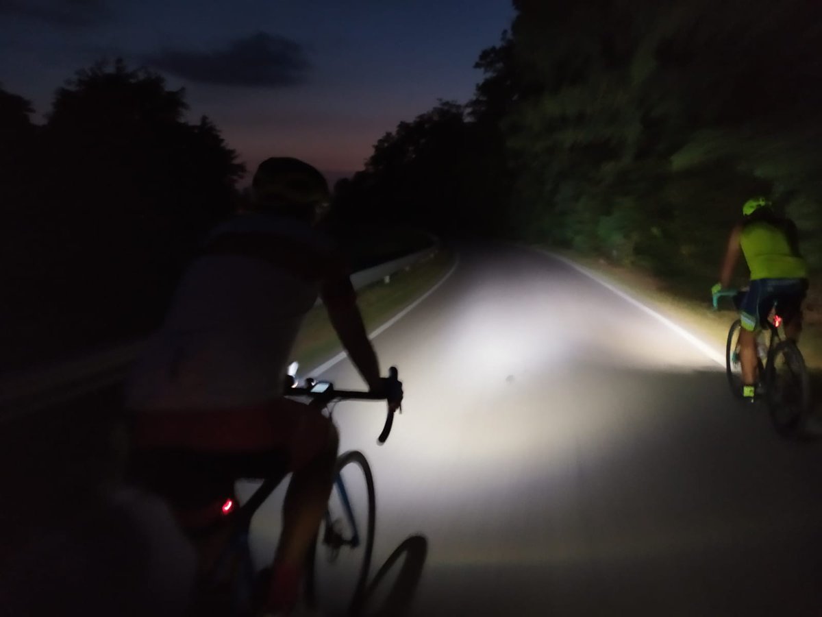 La sensazione di libertà che mi dà la mia bici quando si esce per un giretto è unica...  e di notte si percepisce ancora di più...VIVA LA LIBERTÀ....(grazie anche a te <a href="/lorenzojova/">Lorenzo Jovanotti</a> )