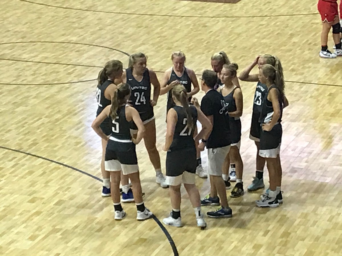 ZemiLisa's tweet photo. Won third game of the day last night to start our bracket play Beat Missouri 15u Phenom 42-25. Next bracket game at 150 today Vs small town stars. #niketoc #gotbuckets @WCUHoops https://t.co/Q9StLjxKOC