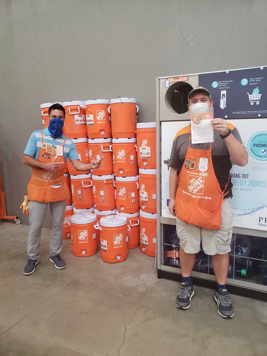 🌟Shout out🌟 to Derek M. For always ensuring the cleanliness of our lot and store! Thank you for all you do! #badgerup #southwestbest