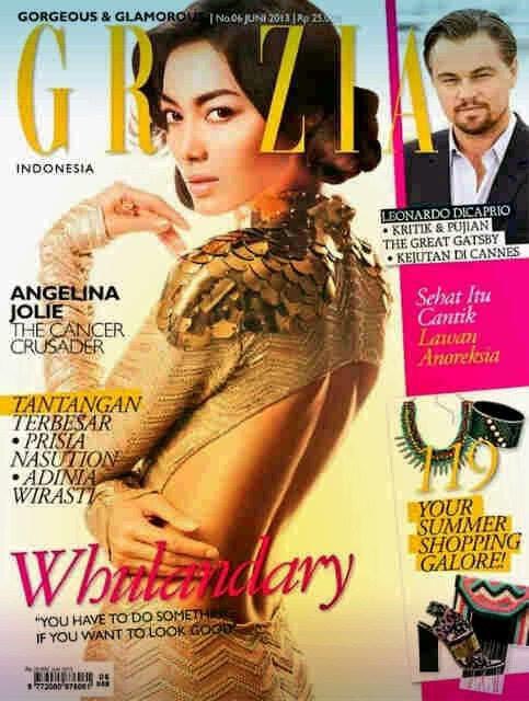 Dengan backgroundnya sebagai supermodel, Uni Whulandary, panggilan akrabnya ini menjadi salah satu Puteri Indonesia yang amat sangat luar biasa photogenic