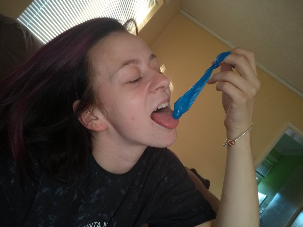 missmollie24's tweet photo. Used condoms for sale 💸 used knickers/socks/bras for sale 💸 custom videos for sale 💸 #moneymaking #condomsale #usedpanties #filthybitch #youwantit https://t.co/XH6cLH21fu