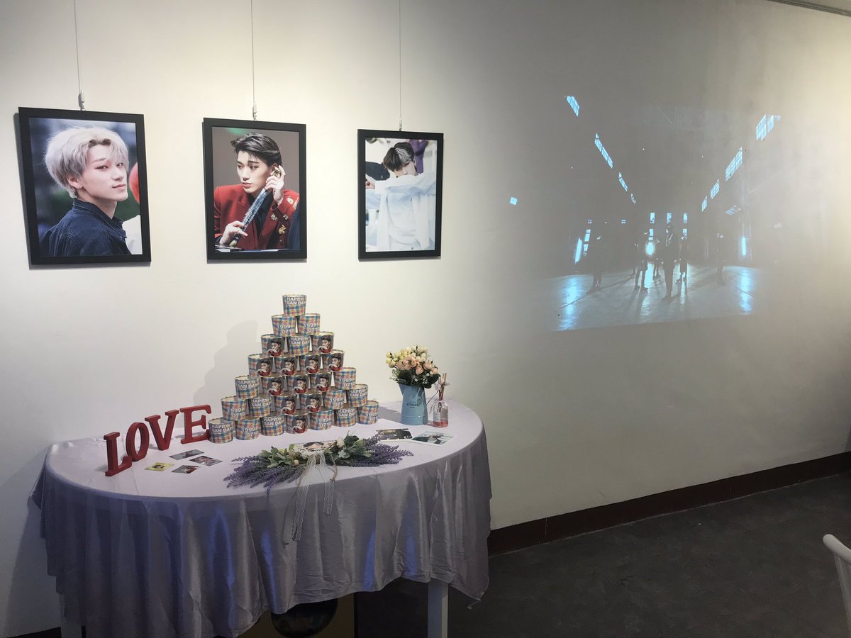 alenateez's tweet photo. [ @sunkissed0710 ]

a cat café for sans birthday~
i had lots of fun looking at all the pictures and videos and also cuddling with the adorable cats hehe
thank you so much for this!! 

#자랑스러운_우리산아_태어나줘서_고마워 https://t.co/Pnto6eMmvX