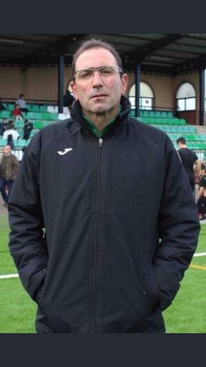 Andres Luque “Carraña” dirigirá la próxima temporada a nuestro equipo en la categoría de 1 andaluza séniors. 
Le deseamos mucha suerte en este nuevo poyecto. 
#MiEquipoEsLaRamblaCF💚💪🏼