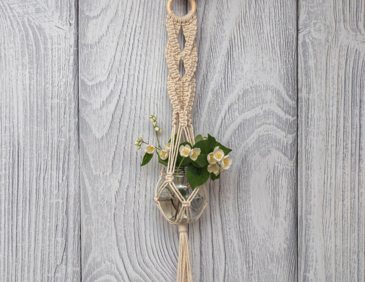 MacrameTutorial's tweet photo. Today I want to show you how to make short macrame plant hanger!
https://t.co/pFUSlzIhFa
You need:
- 8 cords 300 cm length
- One ring
.
#macrame #macrametutorial #tutorial #macramemakers #macramelove #macramecommunity #MacramePattern #diy #macrameart #macramé #MacrameArtTutorial https://t.co/3xUpssMFhf
