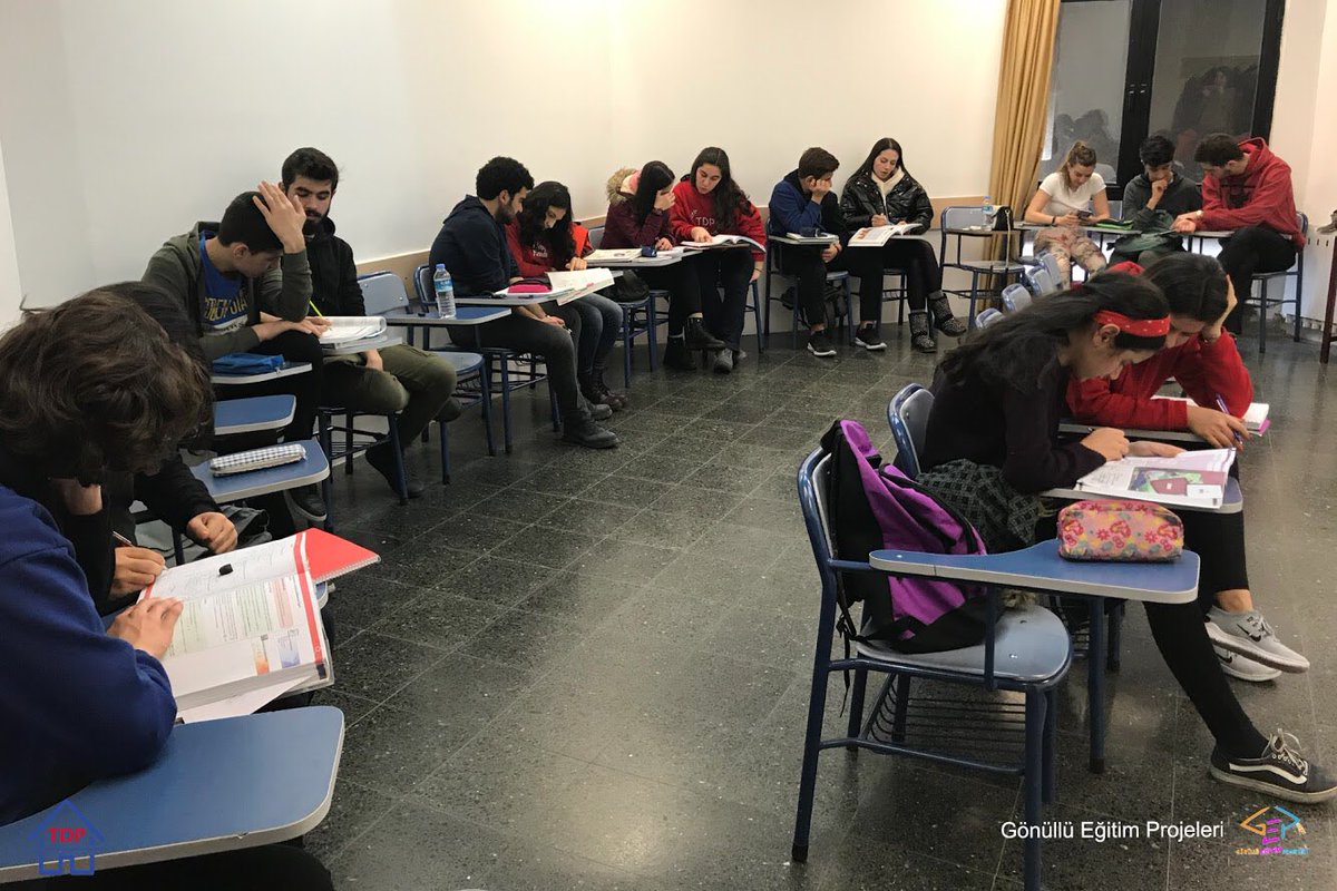 TDPBilkent's tweet photo. Gönüllü Eğitim Projeleri ailesi olarak çocuklarımızın hem müfredat derslerine yardım edeceğimiz hem de onlarla birlikte çokça eğleneceğimiz hafta sonlarını iple çekiyoruz. #iyikiTDP https://t.co/8cgzTmp84g