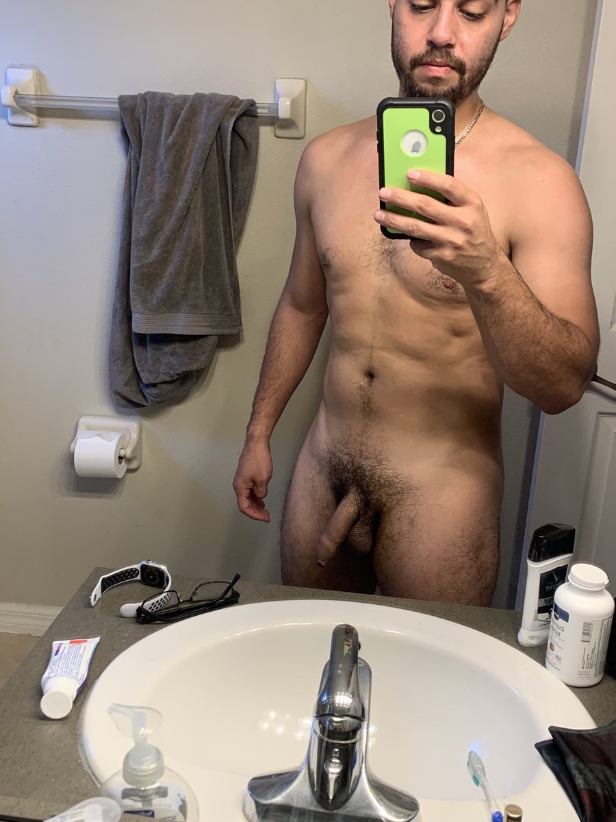 FitGamingGuy's tweet photo. After workout, before manscaping #nsfwtwitter https://t.co/2PQiixIrcf
