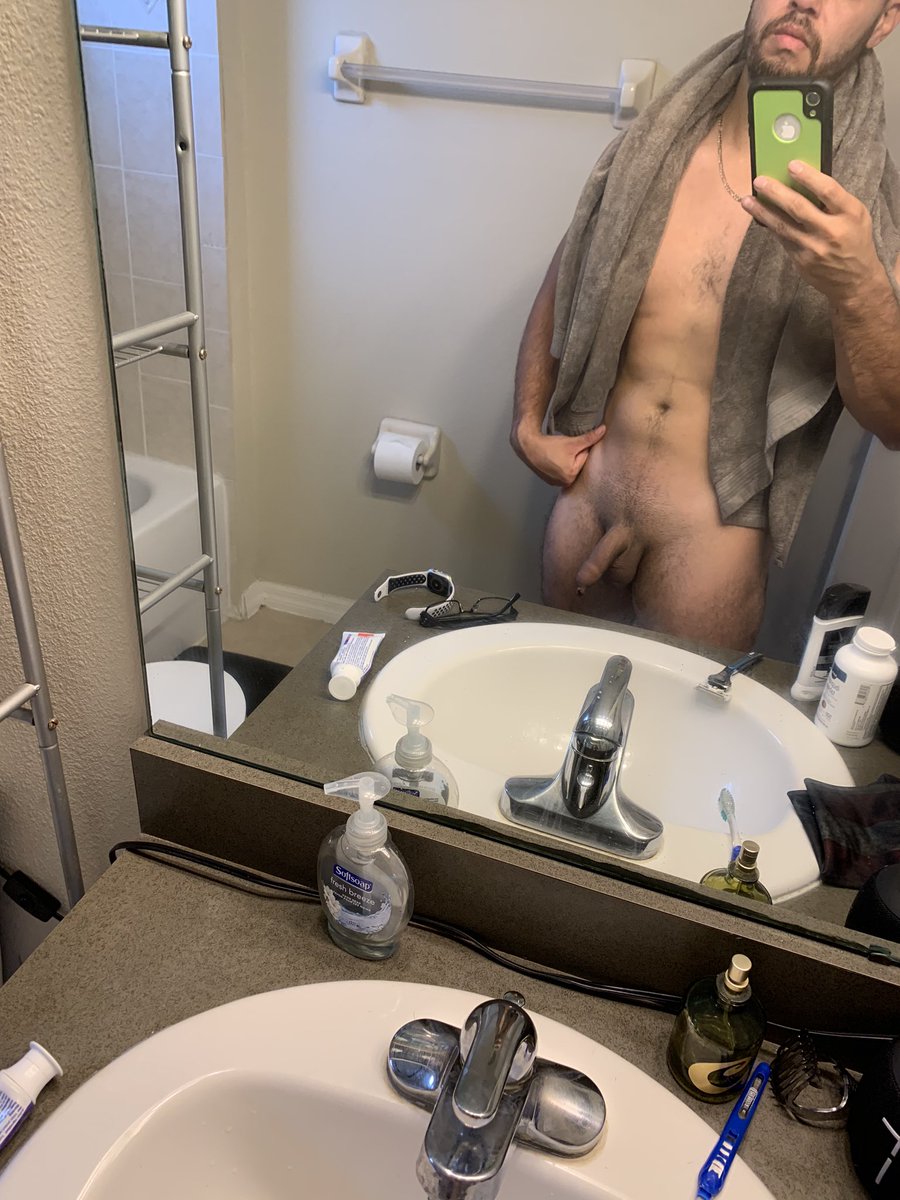 FitGamingGuy's tweet photo. After shower, after manscaping #nsfwtwitter https://t.co/y0YdQTIfPc