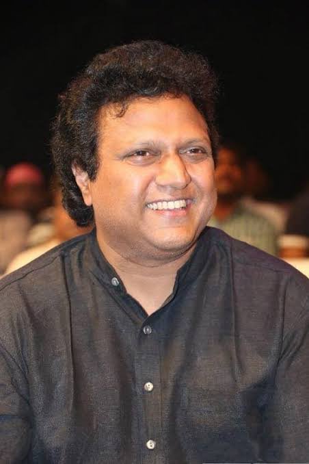 Manisharma is a boon to Telugu film industry. Personally, I feel that no one could beat him in melodies. I’m a big fan of even his interludes too. This thread is a tribute with interludes to ‘Melody Brahma’ on his birthday No order followed and copyrights to original owners!