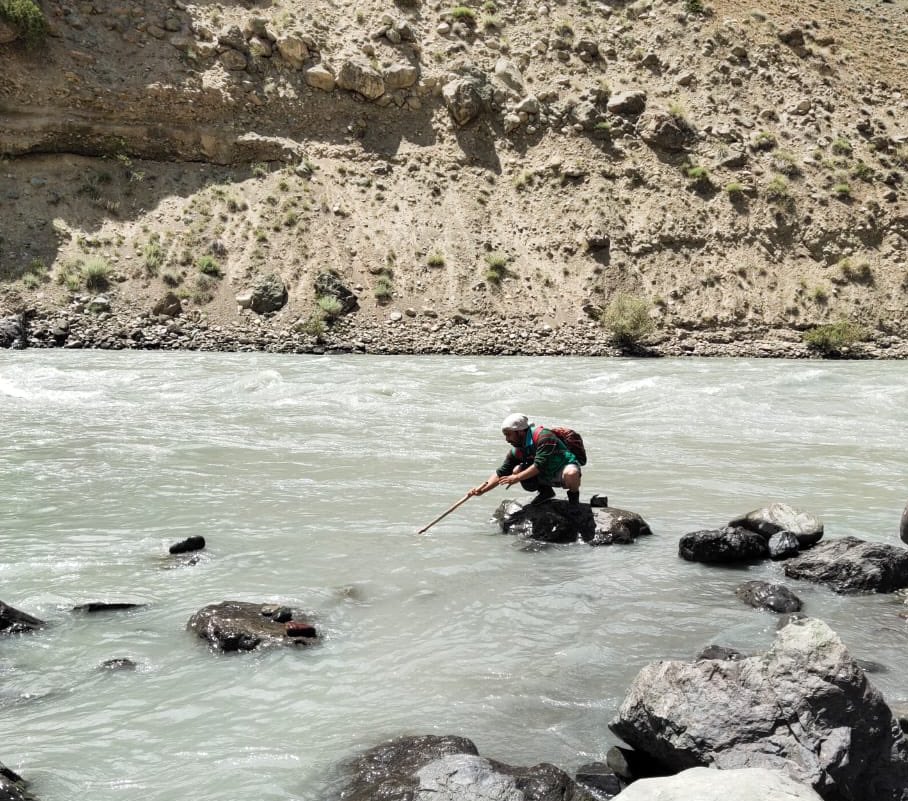 SajjadKargili_'s tweet photo. As per the directions of Jenab @S_NazirMehdi , On second consecutive day volunteers of Isna Asharia Response Team are in search- operation of IES #SubhanAli .
28-year-old officer with #IES Subhan Ali has gone missing along with Lance Nayak Palvinder Singh, since June 22. https://t.co/300u5Rgy9W