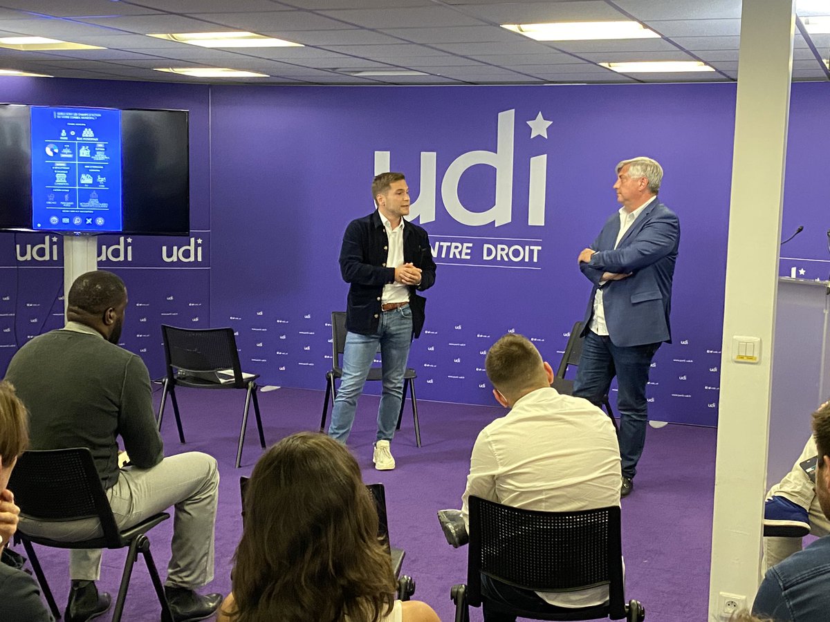 UDIjeunes's tweet photo. Notre secrétaire général adjoint @Imperiale_A accueille @pascalbrindeau pour parler de l’engagement local en tant qu’élu et de son parcours politique. Merci pour votre participation Monsieur le Député! https://t.co/5Hfxy7napI