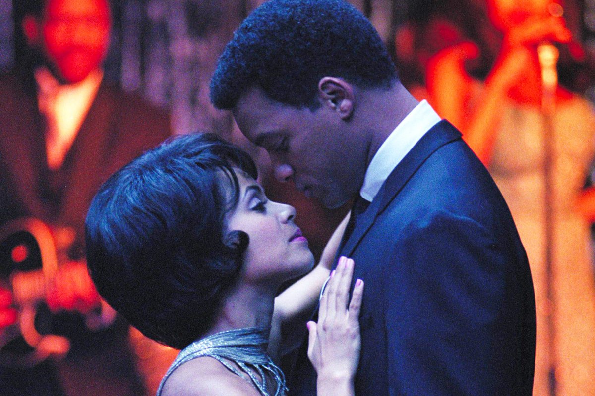 DJ_Sixsmith's tweet photo. Since Will &amp; Jada are in the news, I went back to 2001 to watch “Ali.”

-Nobody else besides Will Smith could’ve played Ali
-Jon Voight is unrecognizable as Howard Cosell
-If this movie doesn’t come out in Dec 01, it’s remembered in a much different way
-Ali = 🐐 #quarantinewatch https://t.co/Ko9yV8qDE8